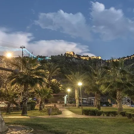 Beautiful Sultan House At Cleopatra Beach 1 With Umbrellas, Balcony, Barbecue, Private 100mbps Wifi, Smart Tv, Table Games, Vip Trans-fer - Beautiful Apartmenthouse